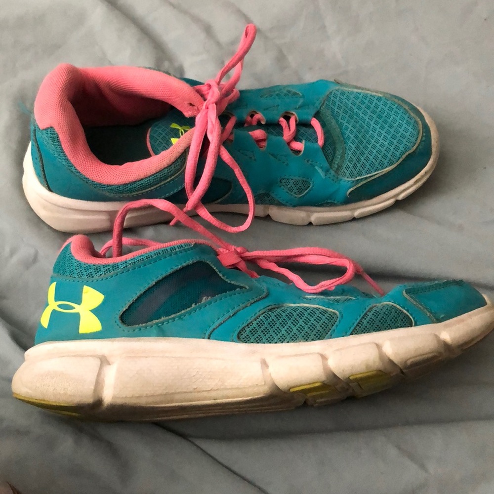 Used under armor shoes.